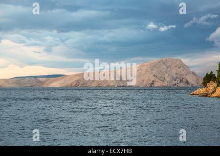 Beau paysage avec vue sur la mer et les nuages Banque D'Images