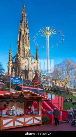 Edinburgh 2014 Marché de Noël dans les jardins de Princes Street Edinburgh Scotland avec Santa Land Scott monument et Star Flyer Banque D'Images