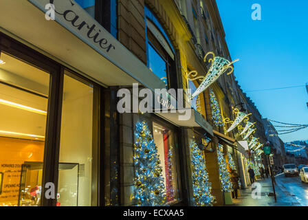 Paris, rue, lumières de Noël, nuit extérieure, Luxe fenêtre shopping, Boutiques, (rue Faubourg Saint Honoré), bijoux Cartier, Lumières d'hiver Banque D'Images