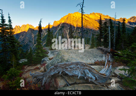 Coucher du soleil à Washington, Col Okanogan-Wenatchee National Forest, Washington Banque D'Images