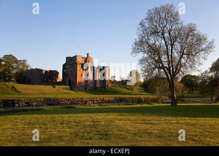 848 Château, près de Penrith, au coucher du soleil Banque D'Images