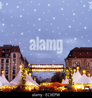 Marché de Noël sur la Gendarmenmarkt à Berlin avec des flocons Banque D'Images