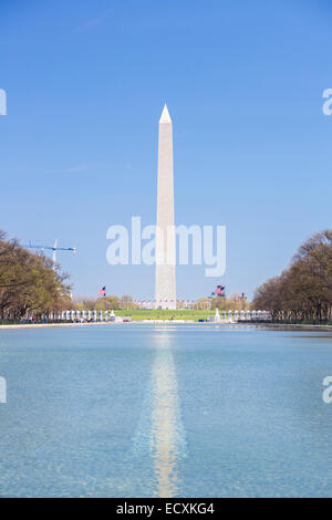 Réflexion de Washington Monument à nouveau reflecting pool de Lincoln Memorial Banque D'Images