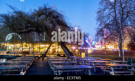 Winter Wonderland à Hyde Park Londres nuit UK Banque D'Images