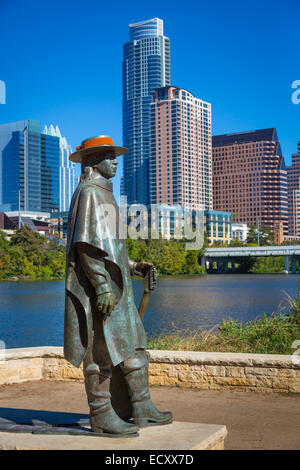 Stevie Ray Vaughan Memorial est une sculpture en bronze de Stevie Ray Vaughan par Ralph Helmick, situé à Austin, Texas Banque D'Images