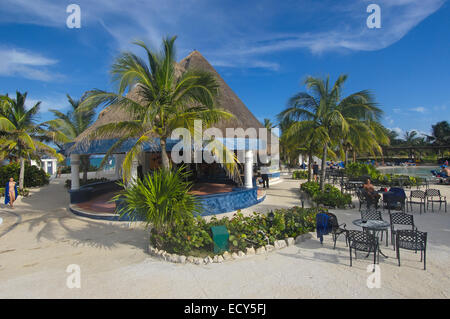 Piscine à plage de Maroma Resort Tout inclus, Caribe, l'état de Quintana Roo, Riviera Maya, péninsule du Yucatan, Mexique Banque D'Images