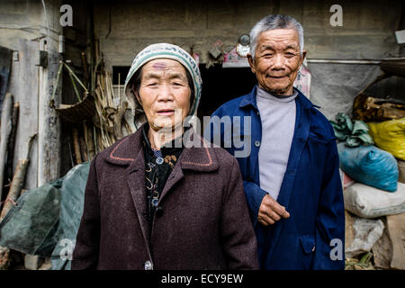 Les paysans des minorités ethniques, la province du Guizhou, Chine Banque D'Images