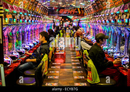 Salon de pachinko, Nagoya, Japon Banque D'Images