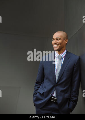 Black businessman smiling Banque D'Images