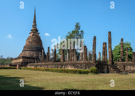 Chedi au parc historique de Sukhothai, Thaïlande Banque D'Images