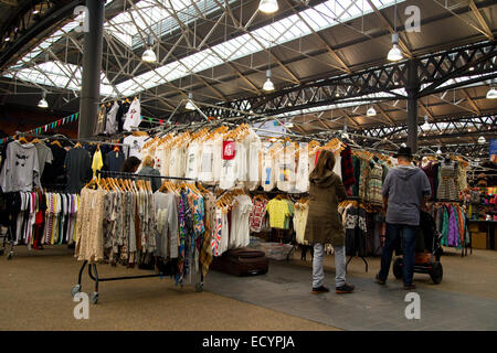 Londres - le 18 octobre : l'intérieur de l'ancien Marché de Spitalfields sur Octobre 18, 2014 à Londres, Angleterre, Royaume-Uni. Il y a eu Banque D'Images