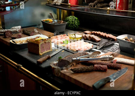 Les Grands buffets du restaurant. Narbonne. La France. La tradition sans limites ! Les Grands buffets met vous emmener en voyage e Banque D'Images