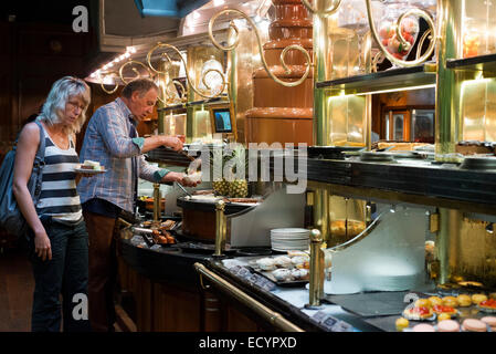 Les Grands buffets du restaurant. Narbonne. La France. La tradition sans limites ! Les Grands buffets met vous emmener en voyage e Banque D'Images