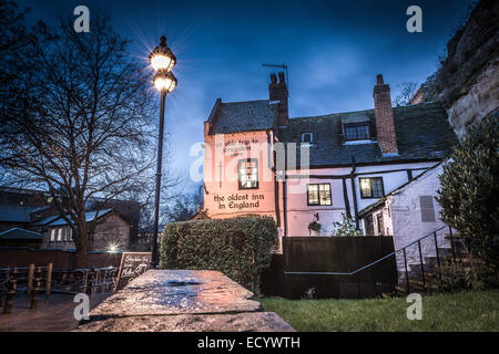 'Ye Olde Trip to Jerusalem" est réputée être la plus ancienne Inn en Angleterre, intégrées dans les murs du château, c'est un célèbre landm Banque D'Images