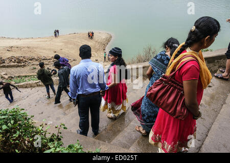 Kerala, Inde - Munnar, Mattupatti Dam, lac de stockage de l'eau aussi populaire qu'un voyage de jour pour les habitants et les touristes indiens. Banque D'Images