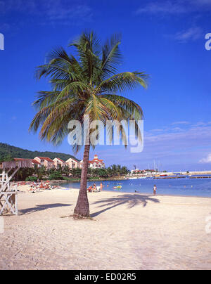 Vue sur la plage, Plage de Turtle (baie d'Ocho Rios), Ocho Ríos, paroisse de Saint Ann, Jamaïque, grandes Antilles, Caraïbes Banque D'Images