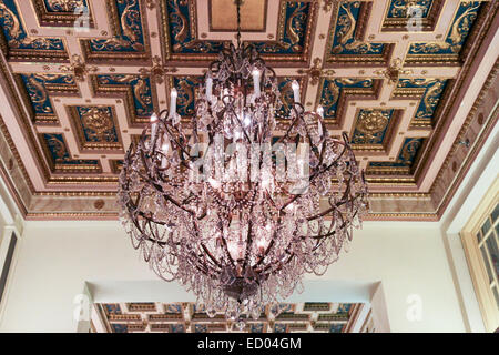 Un chandelier dans le hall de l'hôtel Fairmont Copley Plaza Hotel, Boston, Massachusetts Banque D'Images