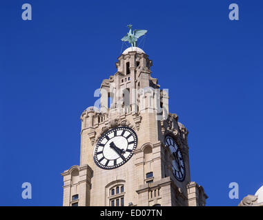 Royal Liver Building sur Pier Head Liverpool, Liverpool, Merseyside, England, United Kingdom Banque D'Images