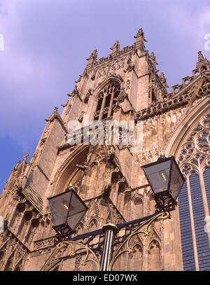 West Tower, York Minster, York, North Yorkshire, Angleterre, Royaume-Uni Banque D'Images