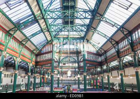 L'Angleterre, dans le Yorkshire, Leeds, Leeds City Market aka Kirkgate Market Banque D'Images
