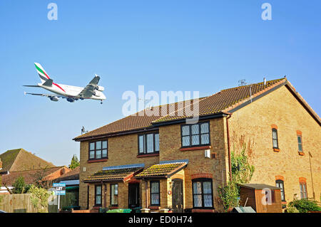 Unis Airbus A380 à l'atterrissage à l'aéroport de Heathrow, London, Greater London, Angleterre, Royaume-Uni Banque D'Images