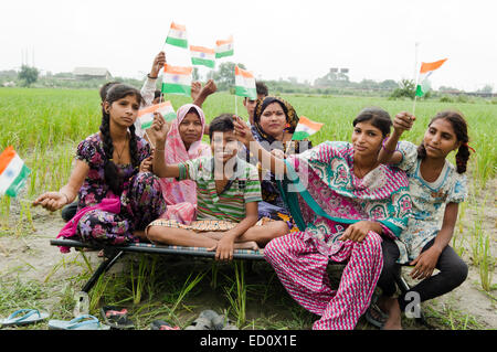 Drapeau de la famille rurale indienne date de l'indépendance Banque D'Images