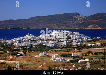 Vue panoramique d'Adamas (aussi connu sous le nom de 'village') Adamantas, le principal port de l'île de Milos, Cyclades, en Grèce. Banque D'Images