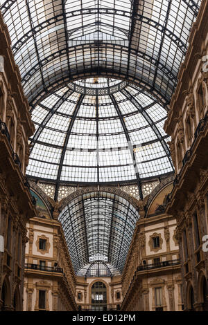 Détails de toiture de la Galleria Vittorio Emanuele II shopping plaza à Milan Banque D'Images