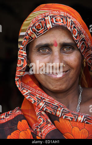 Femme d'une tribu Rathwa, Gujarat, Inde Banque D'Images