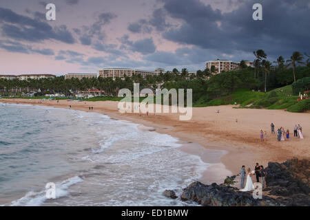 Un mariage sur la plage de Wailea, Maui, Hawaï. Banque D'Images