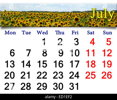 Calendrier pour Juillet de 2015 avec champ de tournesols jaunes Banque D'Images