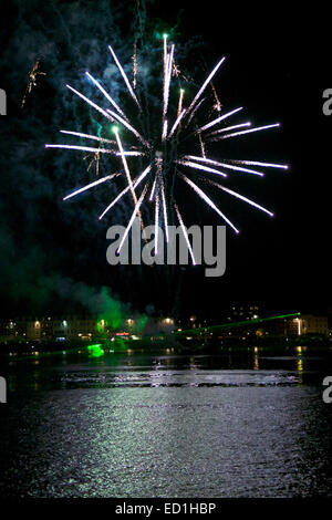 D'artifice la nuit de Guy Fawkes Weymouth Dorset Angleterre Banque D'Images