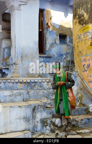 L'Inde, Rajasthan, région de Mewar, Bundi, village lane atmosphère dans la partie ancienne de la ville Banque D'Images