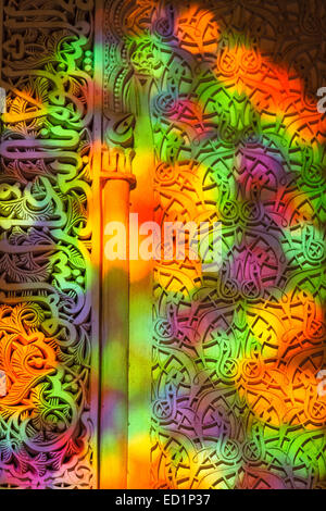 Plus de détails. La calligraphie Le stucco et le travail, Bou Inania Medersa, 14e siècle, Madrasa Bou Inania. Medina. La ville de Fès. Le Maroc. L'Afr Banque D'Images