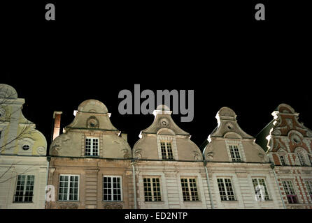 Maisons de style baroque flamand de nuit, Arras Banque D'Images