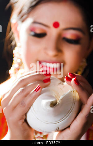 1 Femme au foyer du sud de l'Inde Début dame culte Banque D'Images