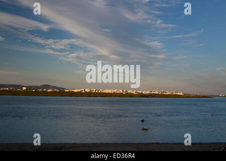 Lumière du soir sur la Ria Formosa à Faro, Algarve, Portugal. Banque D'Images