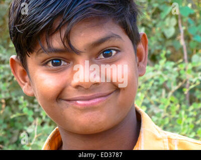 Portrait of smiling boy à Palitana Gujarat Inde Banque D'Images