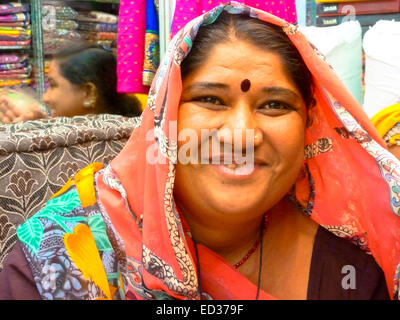 Portrait femme plus âgée du Gujarat Inde Banque D'Images