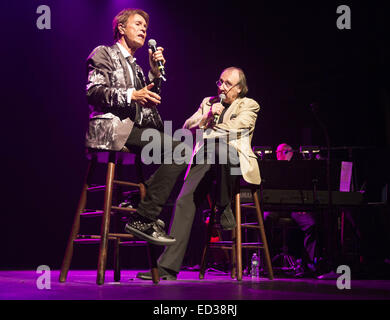 Cliff Richard remercie ses fidèles fans à New York avec concert gratuit et une séance de questions et réponses au Gramercy Theatre. La Poupée vivante hitmaker avait été déçu après avoir planifié un logement de soutien avec Morrissey a dû être annulée en raison de la maladie du chanteur des Côté heal Banque D'Images