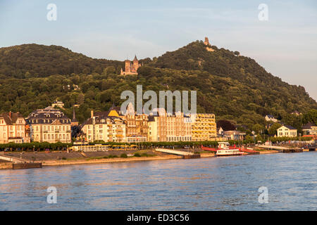 Rhin à Königswinter, sept montagnes, château château Drachenfels, Château de Dragon Banque D'Images