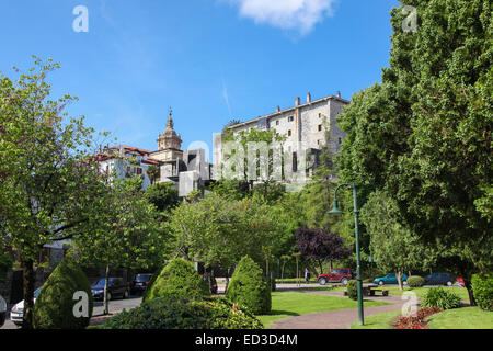 HONDARRIBIA, ESPAGNE - 27 MAI 2014 : Le vieux centre d'Hondarribia, une ville de Gipuzkoa, Pays Basque, Espagne, Banque D'Images