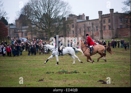 Le Staffordshire, au Royaume-Uni. Dec 26, 2014. Boxing Day annuel rencontrez des Meynell et personnel du Sud Hunt au Blethfield Hall, Staffordshire Banque D'Images