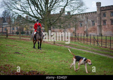 Le Staffordshire, au Royaume-Uni. Dec 26, 2014. Boxing Day annuel rencontrez des Meynell et personnel du Sud Hunt au Blethfield Hall, Staffordshire Banque D'Images