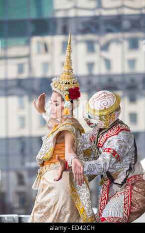 La danse traditionnelle thaïlandaise Banque D'Images