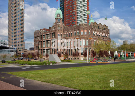 Rotterdam, Hollande, Pays-Bas. Hotel New York de l'ancien siège de l'entreprise Holland America Line. Banque D'Images