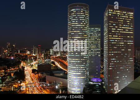 Tel Aviv skyline at night Banque D'Images