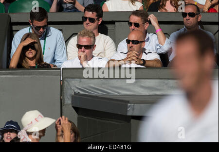 27.06.2014. Le Wimbledon Tennis Championships 2014 tenue à l'All England Lawn Tennis et croquet Club, Londres, Angleterre, Royaume-Uni. Andy Murray (GBR) [3] v Roberto Bautista Agut (ESP) [27] (PAC) portant sur le Court central. L'amie de Andy Kim Sears dans la playe Banque D'Images