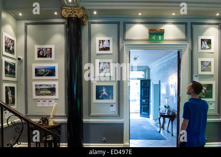 29.06.2014. Le Wimbledon Tennis Championships 2014 tenue à l'All England Lawn Tennis et croquet Club, Londres, Angleterre, Royaume-Uni. Milieu dimanche. L'hôtel Cannizaro House de Londres (seulement 5* Country House Hotel et à quelques minutes de l') Profils têtes une technologie unique de l'un Banque D'Images