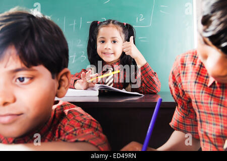 Les enfants indiens schooll étude étudiants Banque D'Images